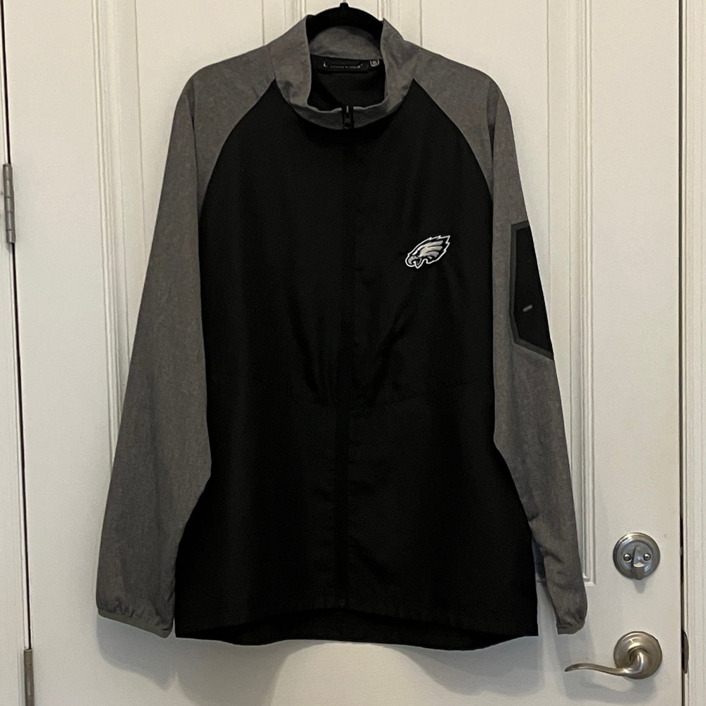 Men's Black and Gray Philadelphia Eagles Windbreaker Jacket Size XL